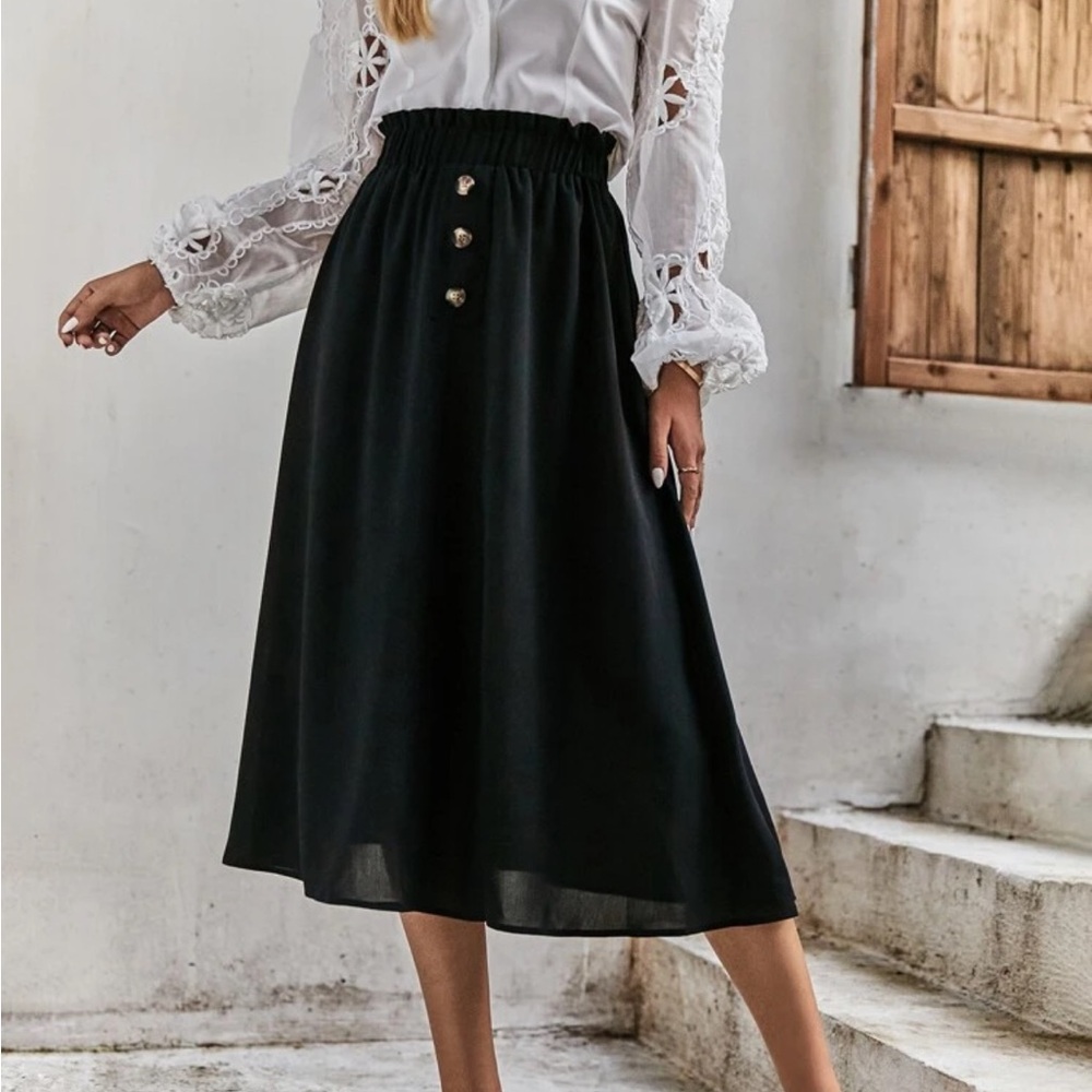 Solid Button Detail A-Line Skirt